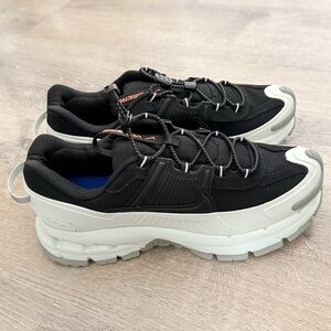 Nike Zoom Vomero Roam 'Black Light Silver' FV2295-001 Size 9